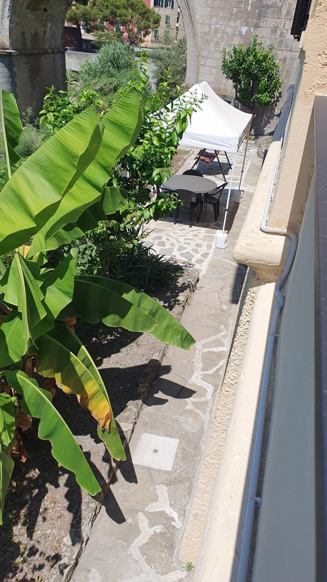 Indipendente Con Giardino Villa Genoa