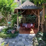 Villa Indipendente Con Giardino
