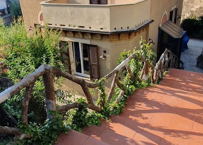 Villa Indipendente Con Giardino