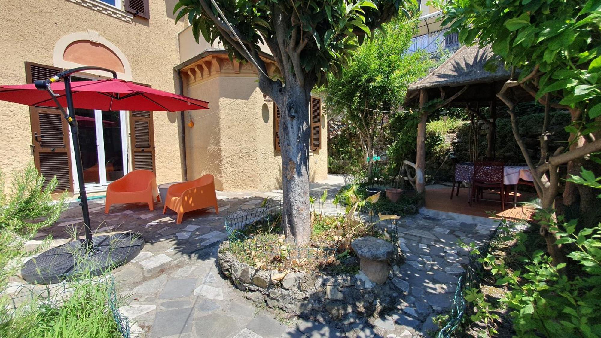Indipendente Con Giardino Genua